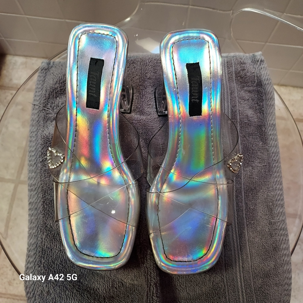 Taunt brand heels